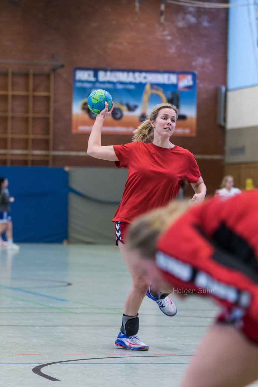 Bild 204 - Frauen Barmstedter TS - Buedelsdorfer TSV : Ergebnis: 26:12